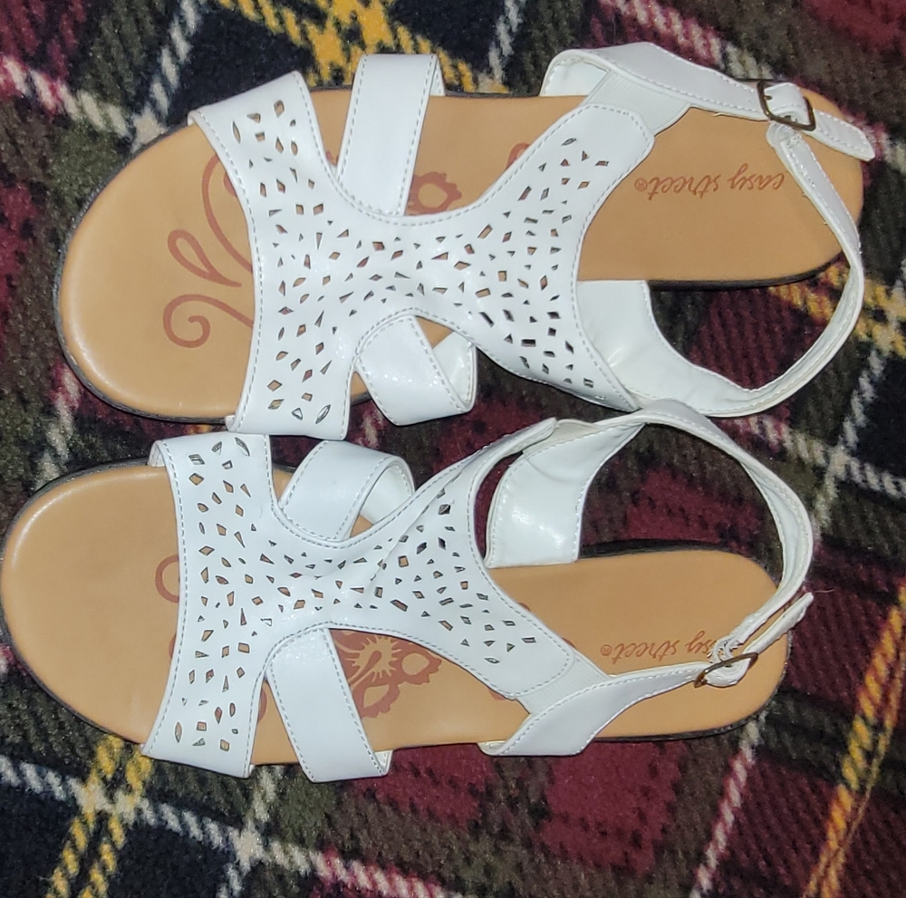 Womens White Sandals Size 9 1/2
